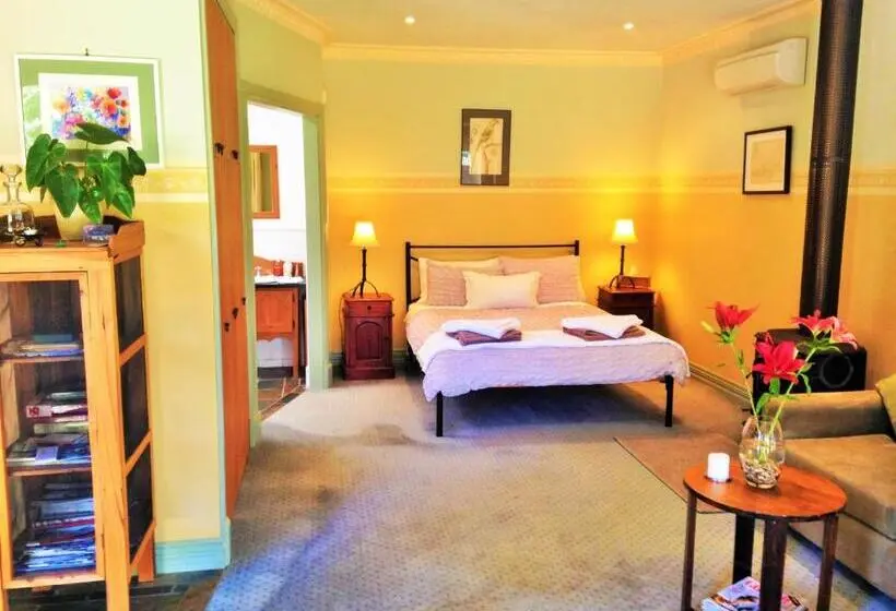 デラックススタジオ, Bindley House B&b Cottage
