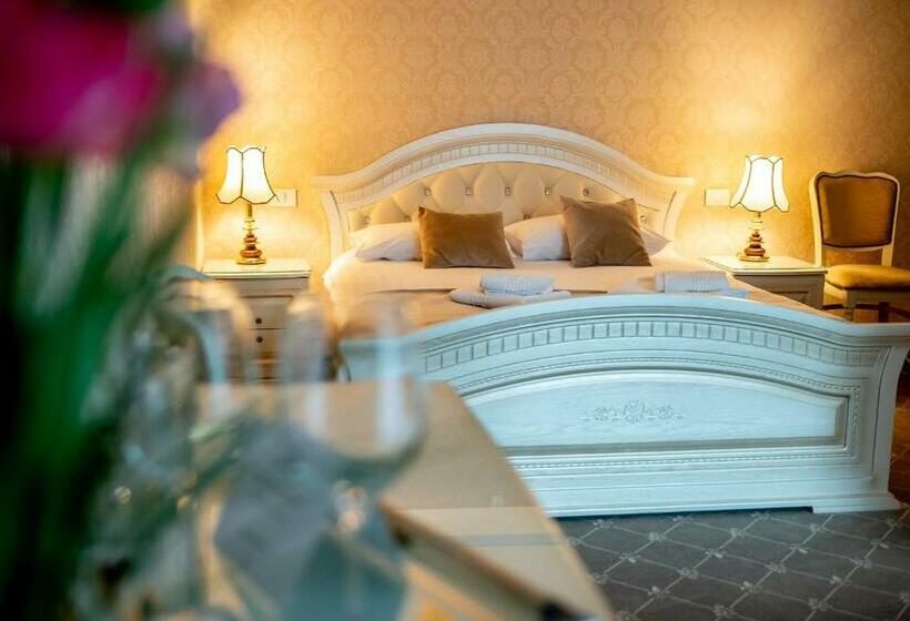 חדר דלוקס, Carpentiere Arena