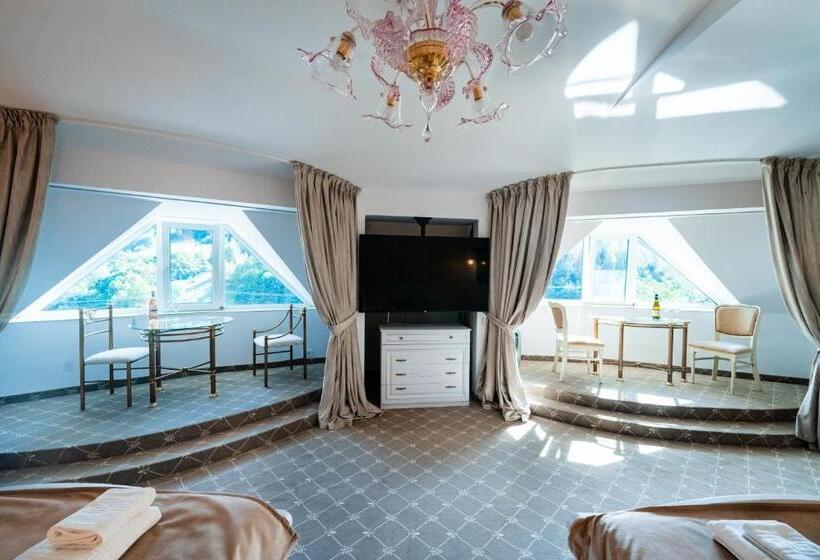 חדר סטודיו סטנדרד, Carpentiere Arena