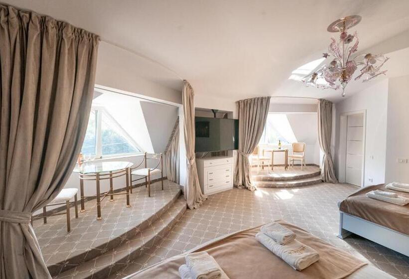 חדר סטודיו סטנדרד, Carpentiere Arena