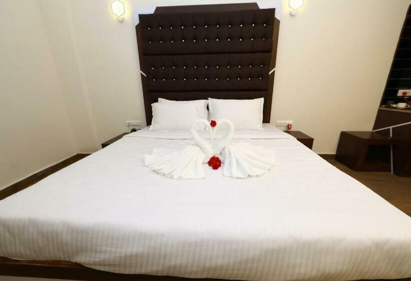 חדר דלוקס, Cs Empire