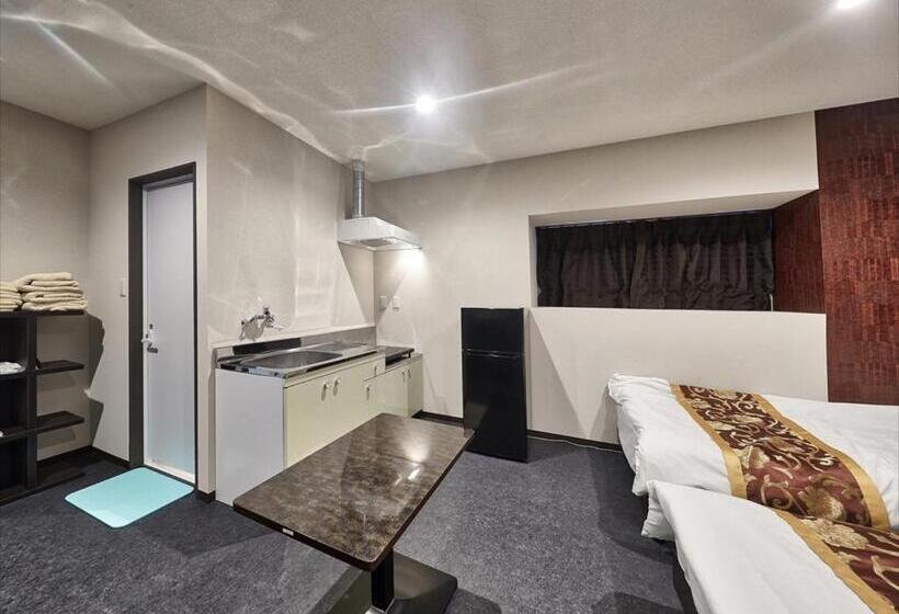 חדר משפחתי, Okinawa City