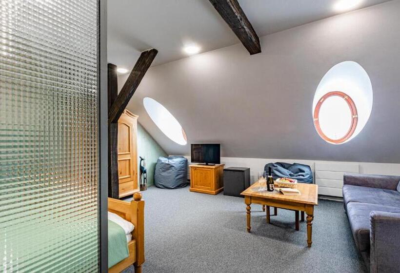 غرفة قياسية رباعية, Wellness Hotel Zámeček