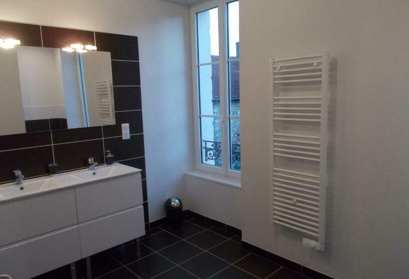 غرفة قياسية, Les Chambres D Eugénie