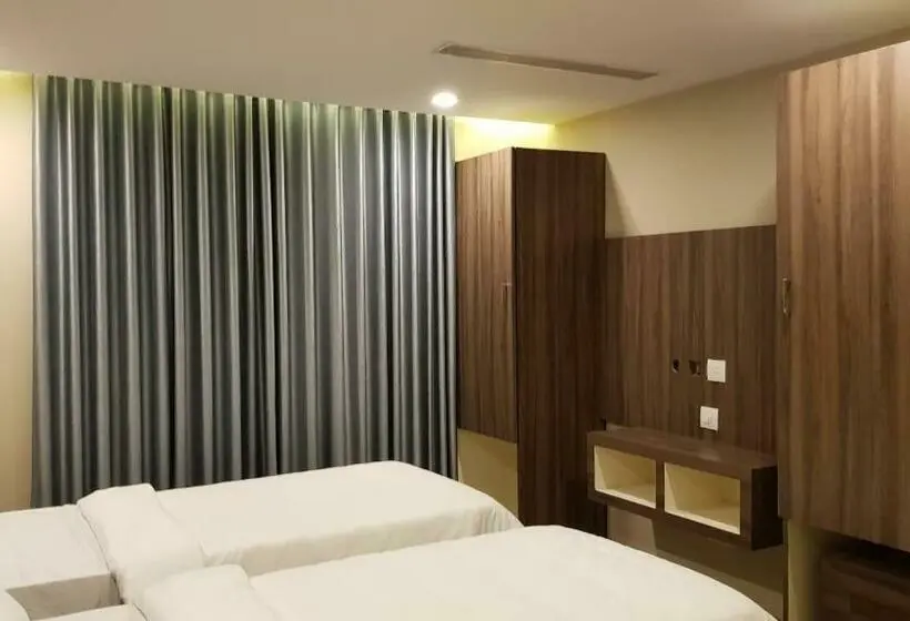 バルコニー付きデラックスルーム, U C Plaza