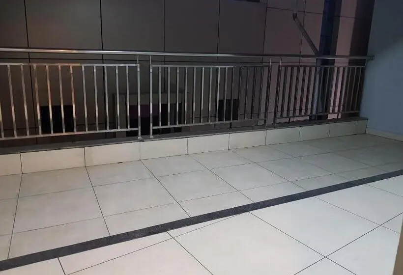 デラックススタジオ, U C Plaza
