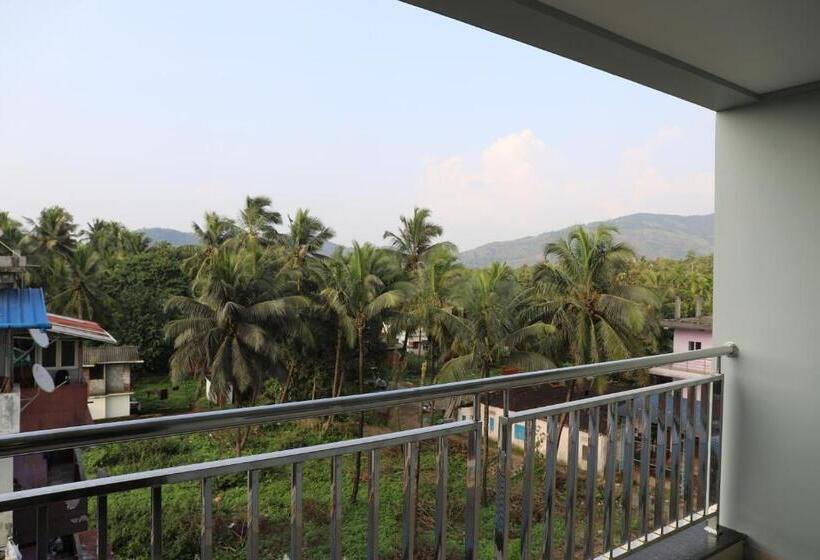 小型套房, U C Plaza