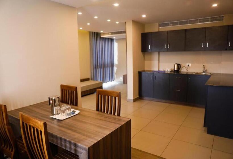 复式套房, U C Plaza