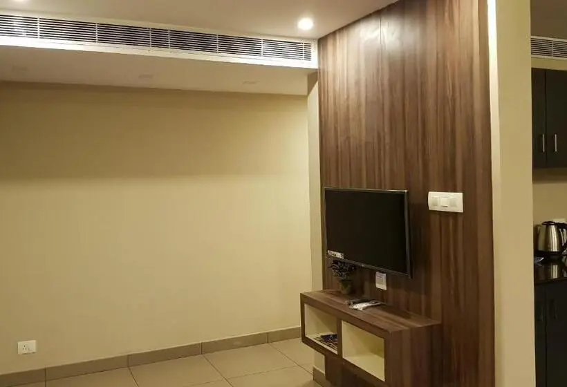 メゾネットスイート, U C Plaza