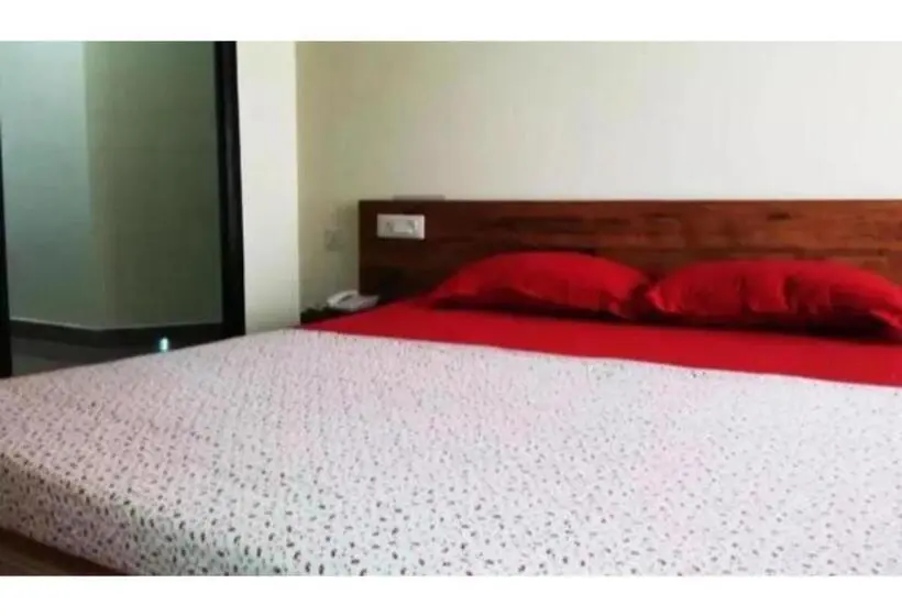 デラックスルーム, Wonderful Stay At The Mall Road