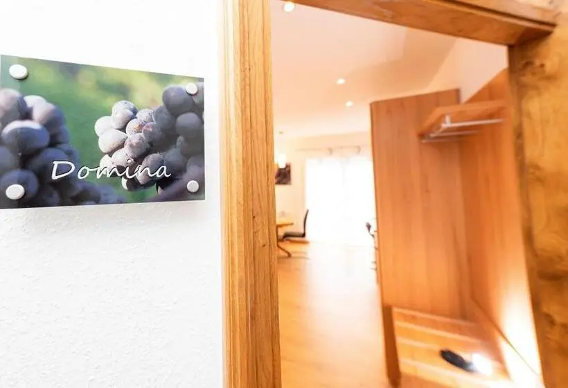 １ベッドルームアパートメント, Weingut Und Gastehof Borst