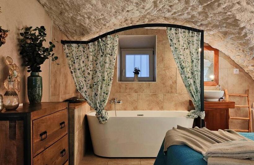 带1个卧室的带阳台的公寓, Les Rêves D églantine Et D Augusta Chambres Et Gîtes