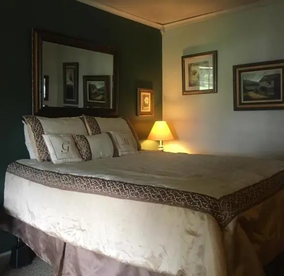 バルコニー付きスタンダードルーム, Glass Magnolia Bed & Breakfast