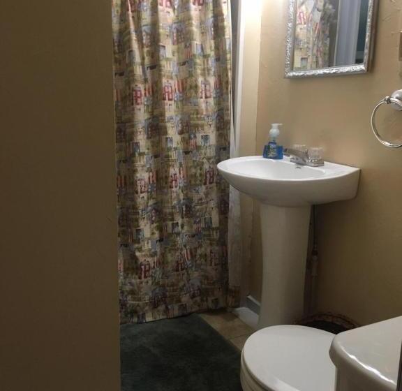 חדר סטנדרט עם מרפסת, Glass Magnolia Bed & Breakfast