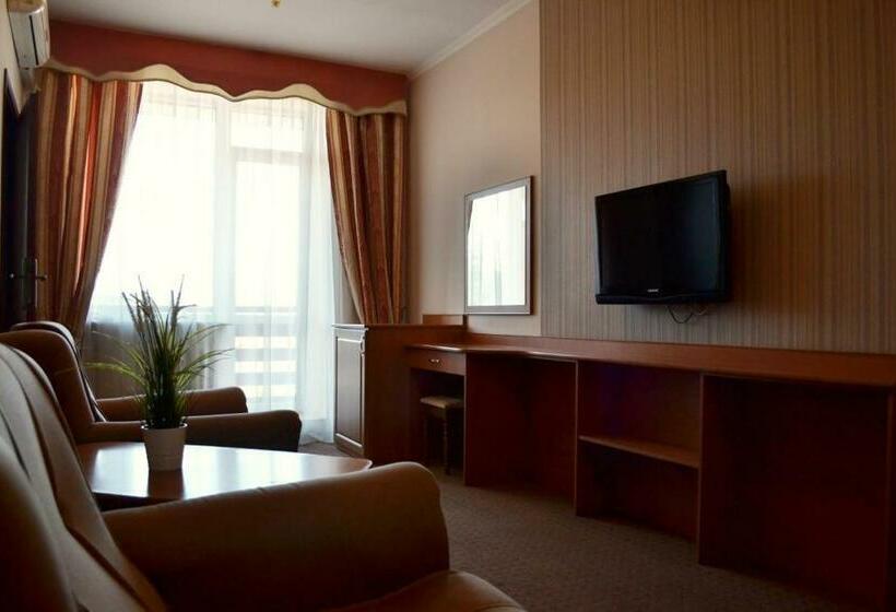 اتاق استاندارد, Perlyna Ars