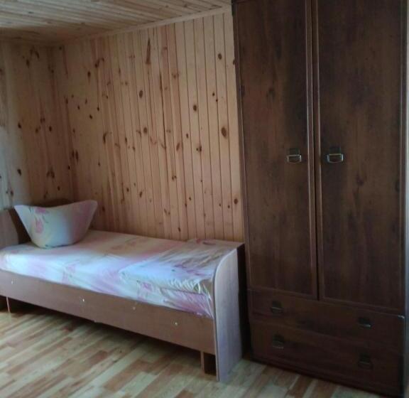 חדר משפחתי, Pryvatna Sadyba Tviy Kut