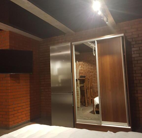 סטודיו משפחתי, Pryvatna Sadyba Tviy Kut