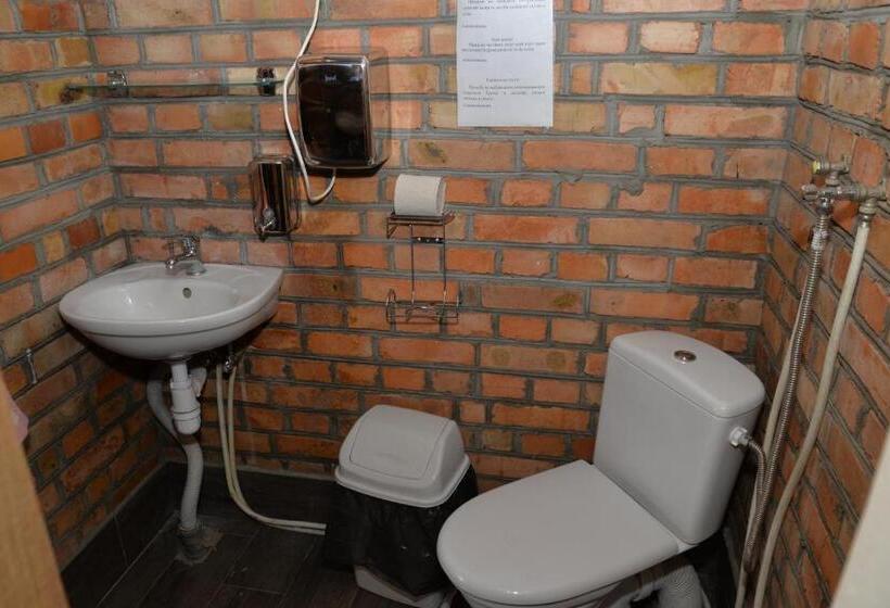 חדר משפחתי, Pryvatna Sadyba Tviy Kut