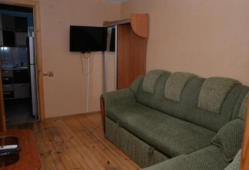 سوییت خانوادگی, Pryvatna Sadyba Tviy Kut