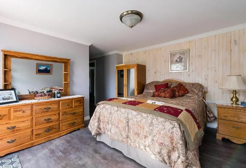 デラックスルーム, Out East B&b