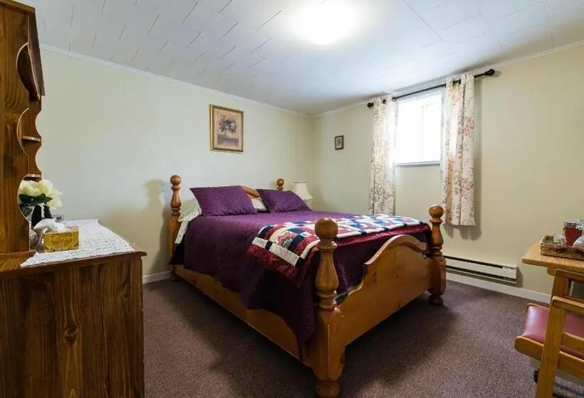 デラックスルーム, Out East B&b