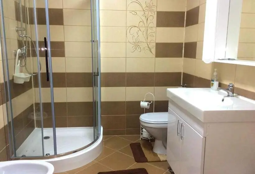 اتاق استاندارد چهار تخته, Casa Alin