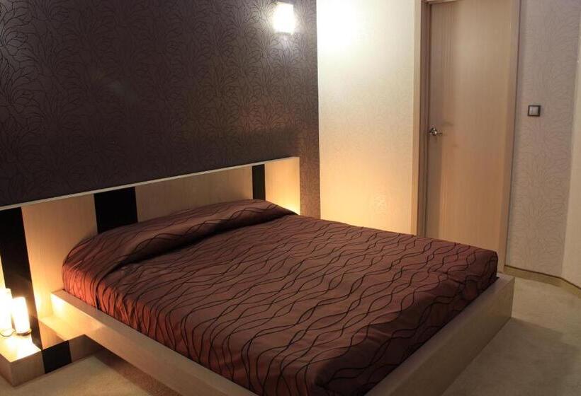 جناح مزوَّد بشرفة, Spa Hotel Ata