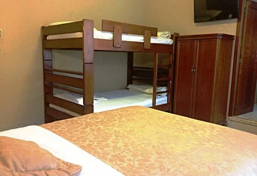 اتاق خانوادگی, Gran Hotel Marcjohns