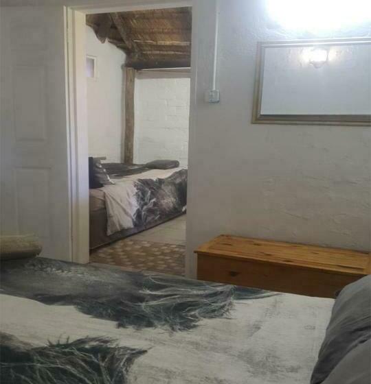 غرفة عائلية, Perdehoek Venue