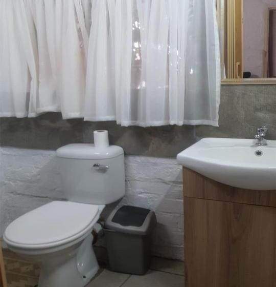 غرفة عائلية, Perdehoek Venue