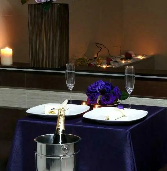デラックススイート, Auto Hotel Deluxe
