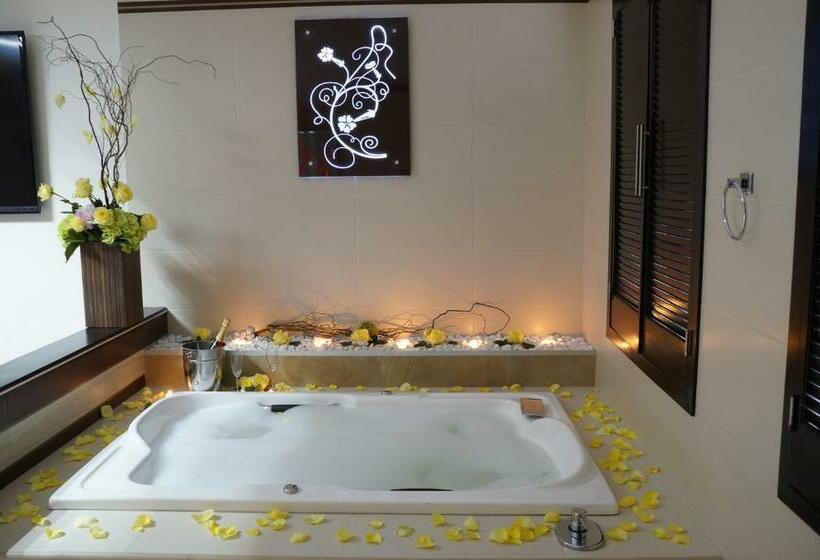 Люкс Повышенной Комфортности, Auto Hotel Deluxe