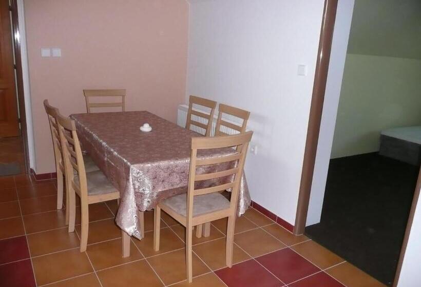 آپارتمان 2 خوابه با بالکن, Penzion Lipina