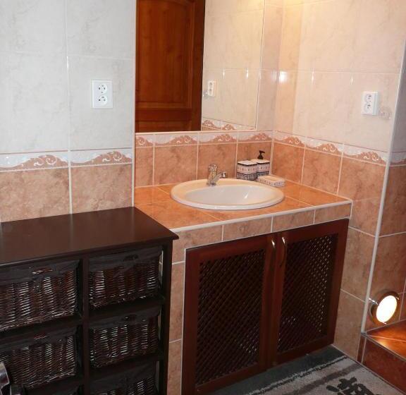 آپارتمان 3 خوابه, Penzion Lipina