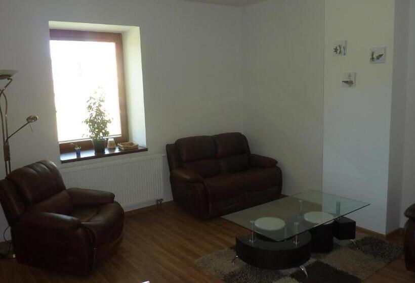 آپارتمان 3 خوابه, Penzion Lipina