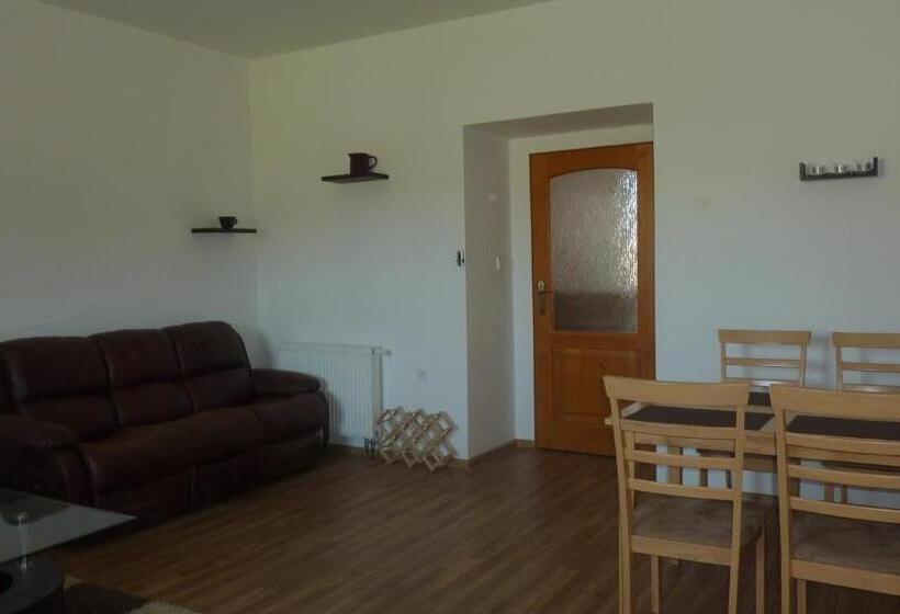 آپارتمان 3 خوابه, Penzion Lipina