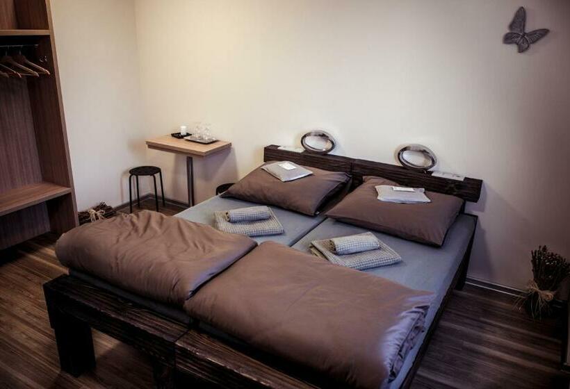 スタンダードルーム, Penzion Víno Hruška