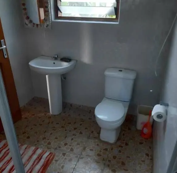 4 Bett Standardzimmer, Afiki
