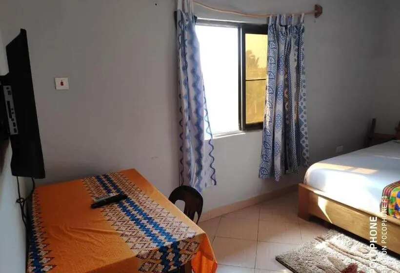 4 Bett Standardzimmer, Afiki