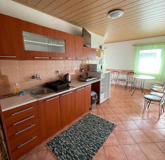 Четырехместный Номер Стандарт, Ubytovanie Erika