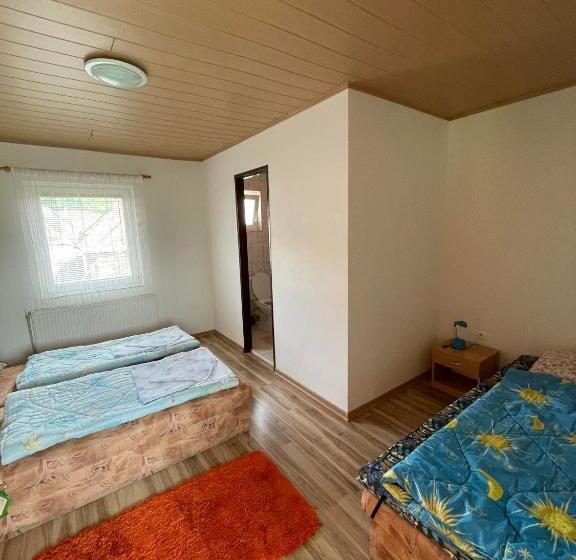 Четырехместный Номер Стандарт, Ubytovanie Erika