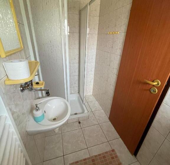 Четырехместный Номер Стандарт, Ubytovanie Erika