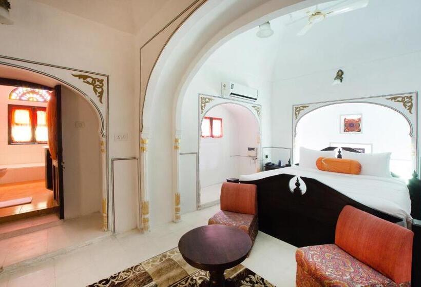 Quarto Estandar, Castle Kalwar