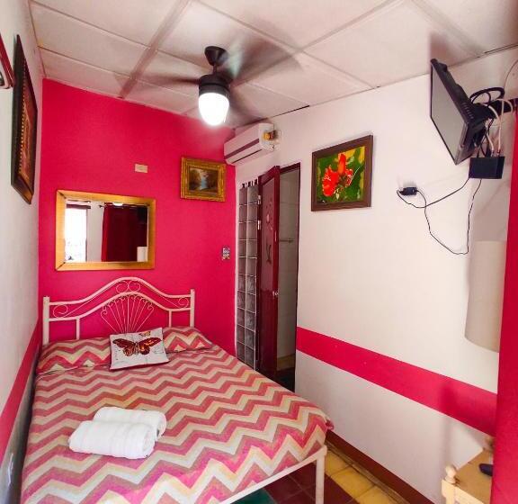 이코노미 룸, Las Catalinas Anton Panama