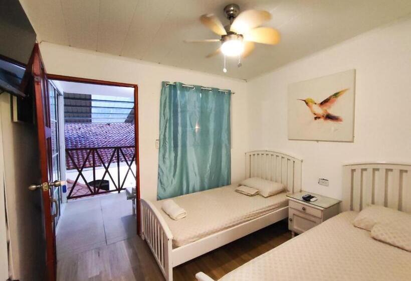 이코노미 룸, Las Catalinas Anton Panama