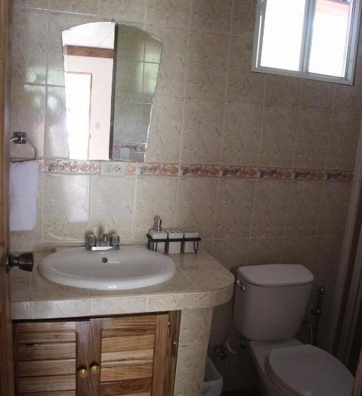 标准三人间, Hospedaje Yarisnori