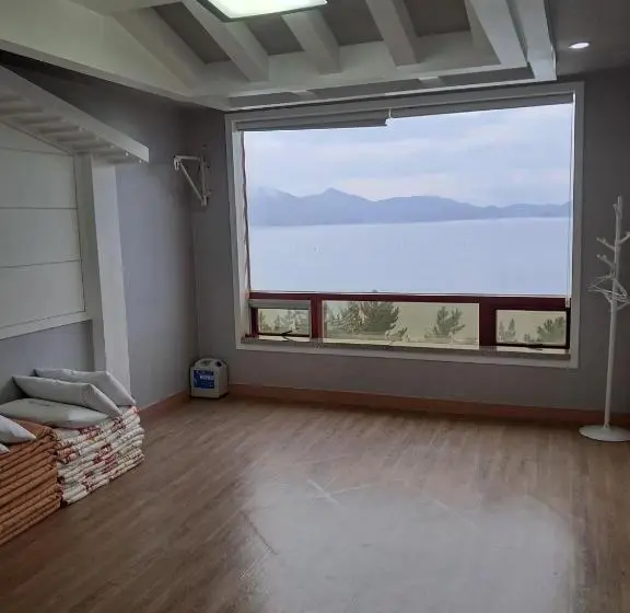 ファミリーステューディオ, Namhae Beach