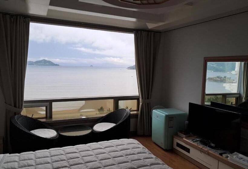 스탠다드 룸 바다 전망, Namhae Beach