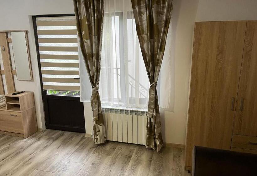 Четырехместный Номер Deluxe, Pensiunea Eden