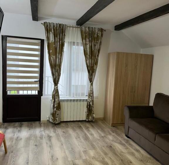 Четырехместный Номер Deluxe, Pensiunea Eden